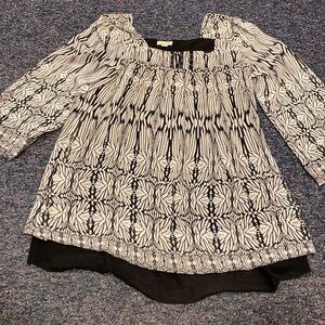 One world sheer lined top sz. XL